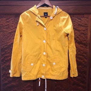 Gap small yellow jacket GUC